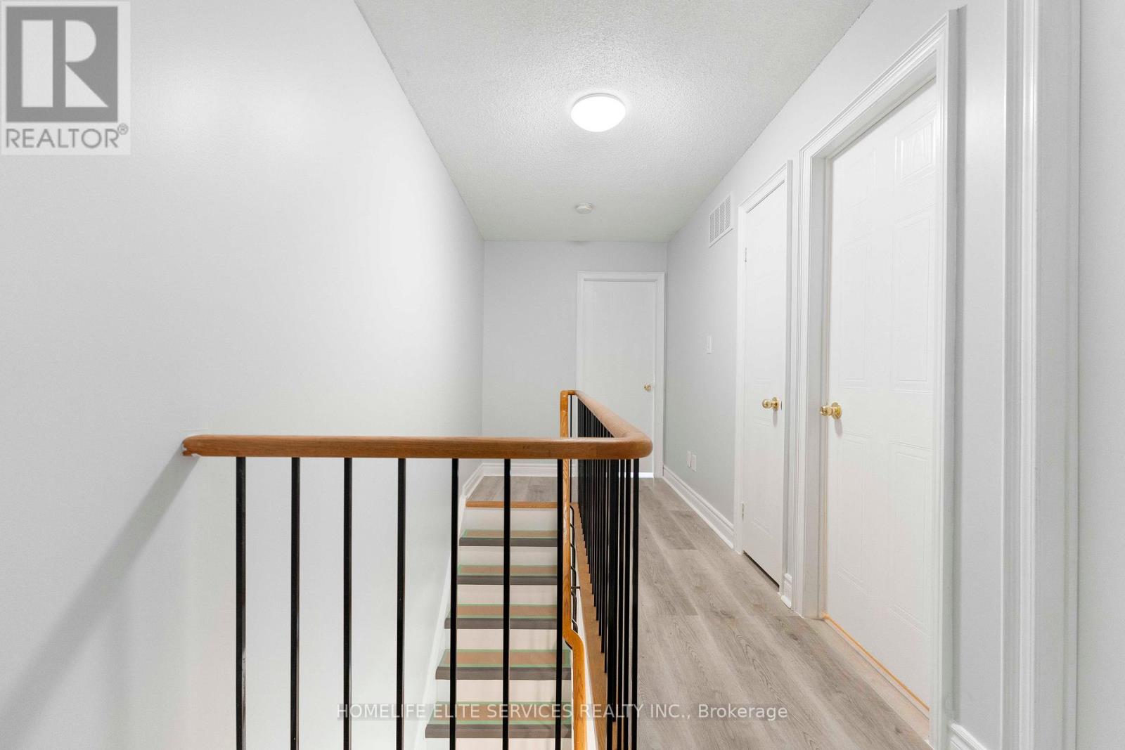 7 LENTHALL AVENUE - 16