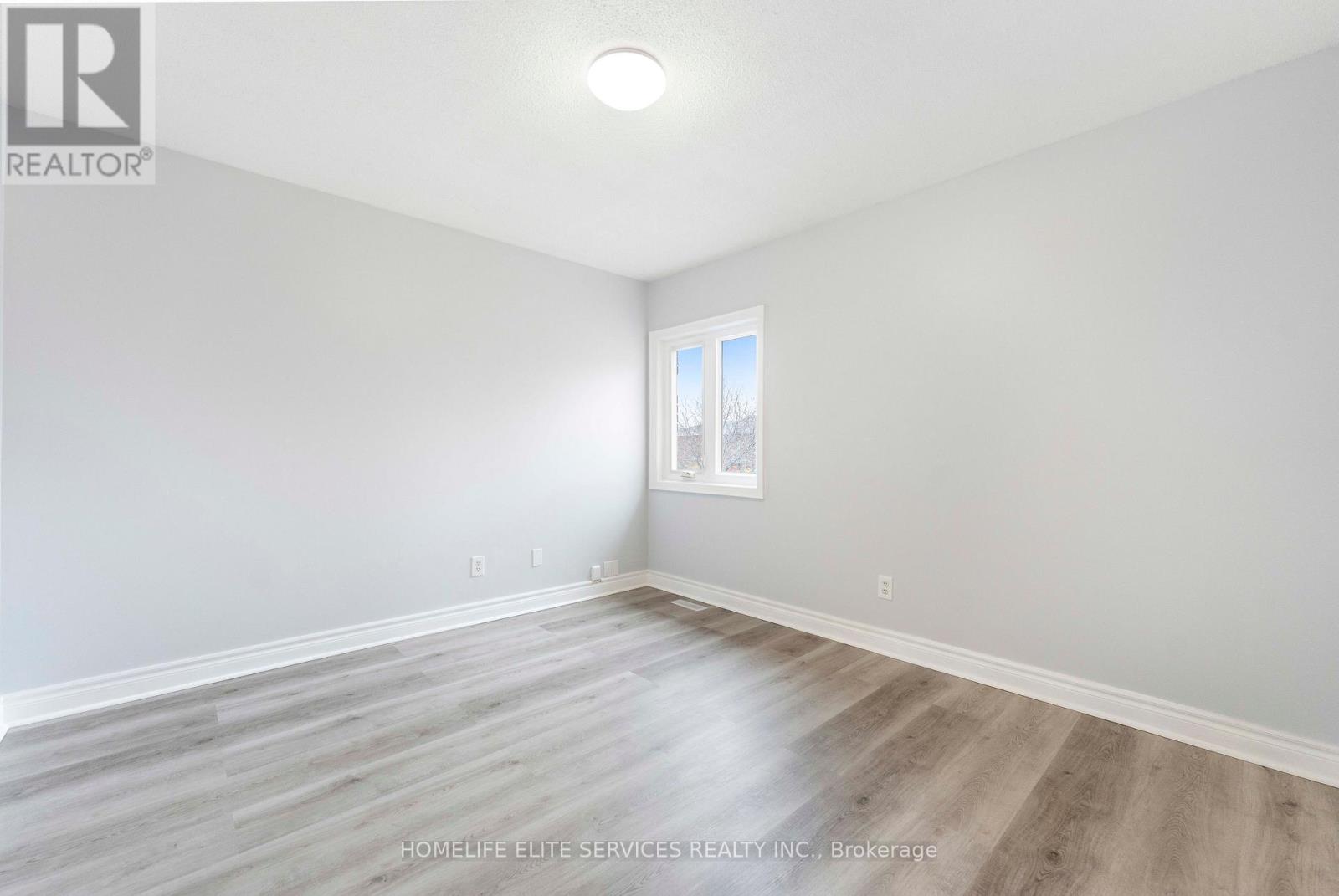 7 LENTHALL AVENUE - 22