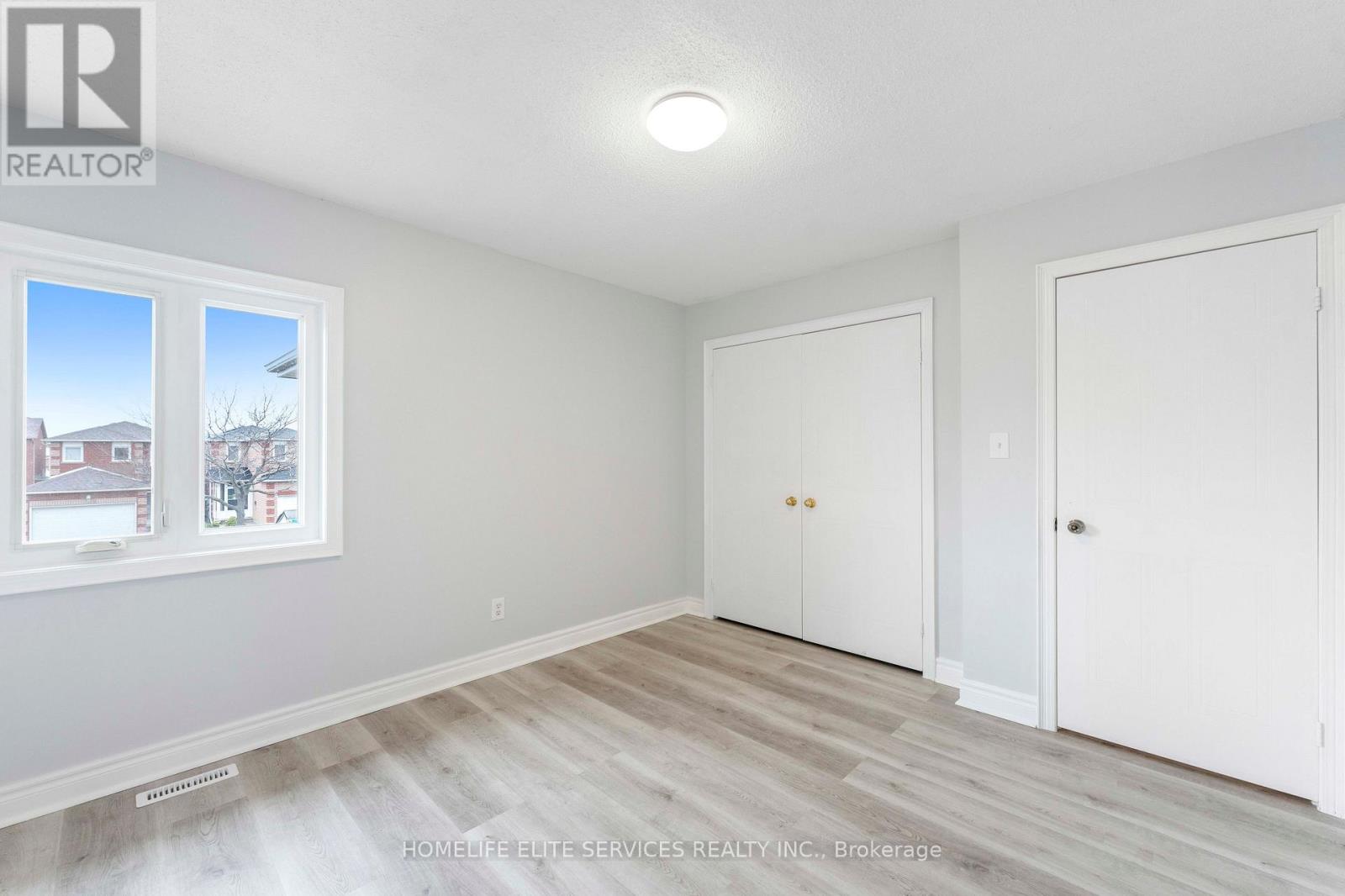 7 LENTHALL AVENUE - 19