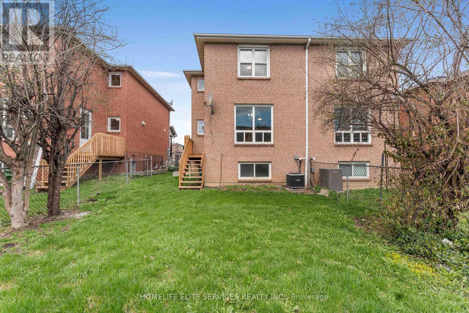 7 LENTHALL AVENUE - 43