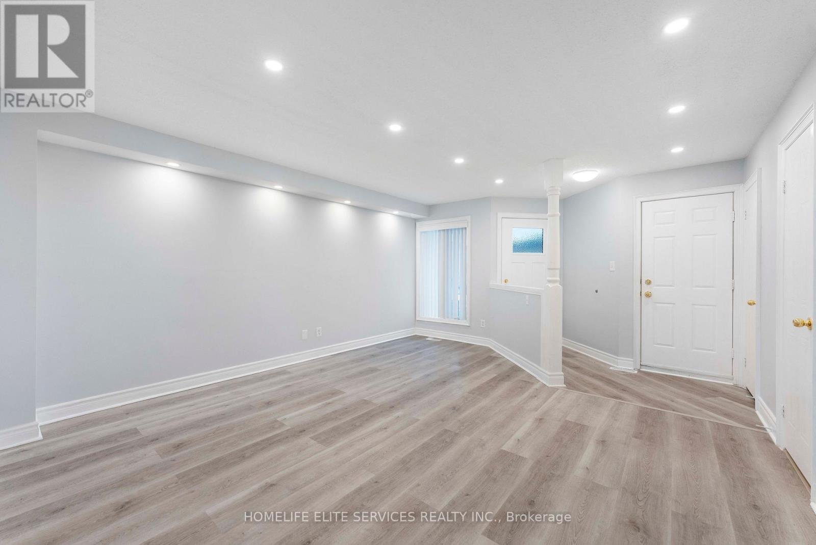 7 LENTHALL AVENUE - 7
