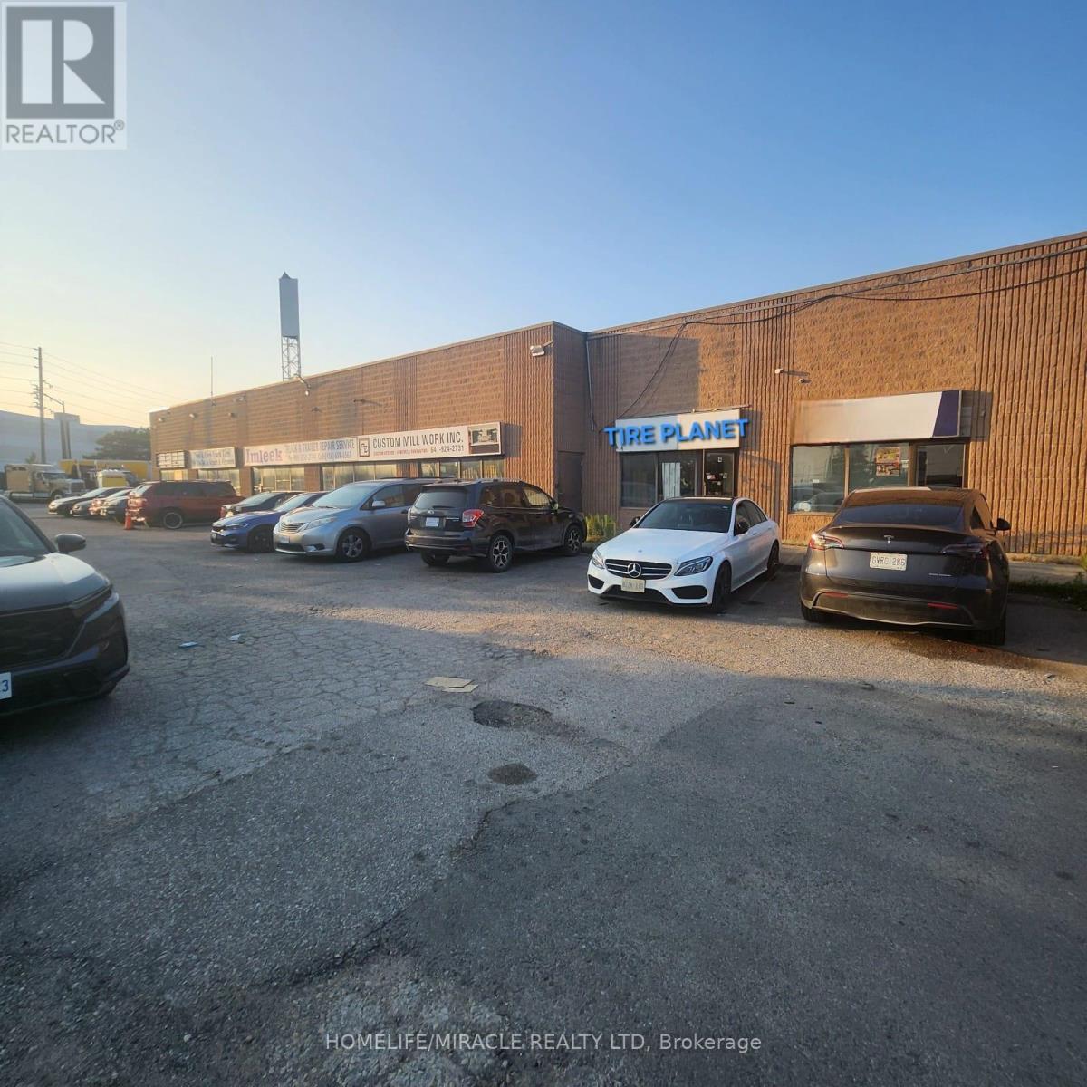 4 - 6720 HIGHWAY 7 — photo 2