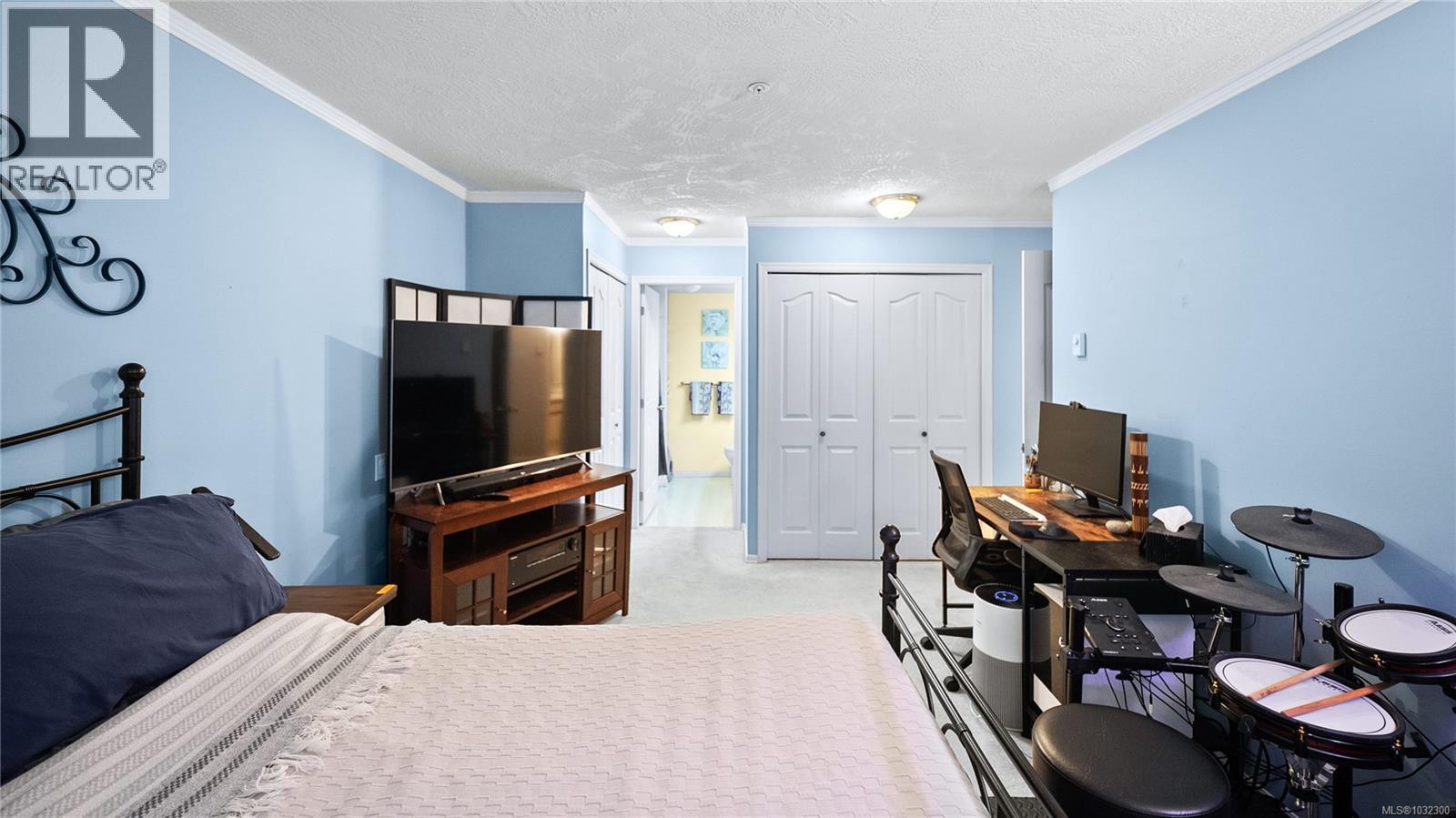 204 1361 Hillside Avenue, Victoria