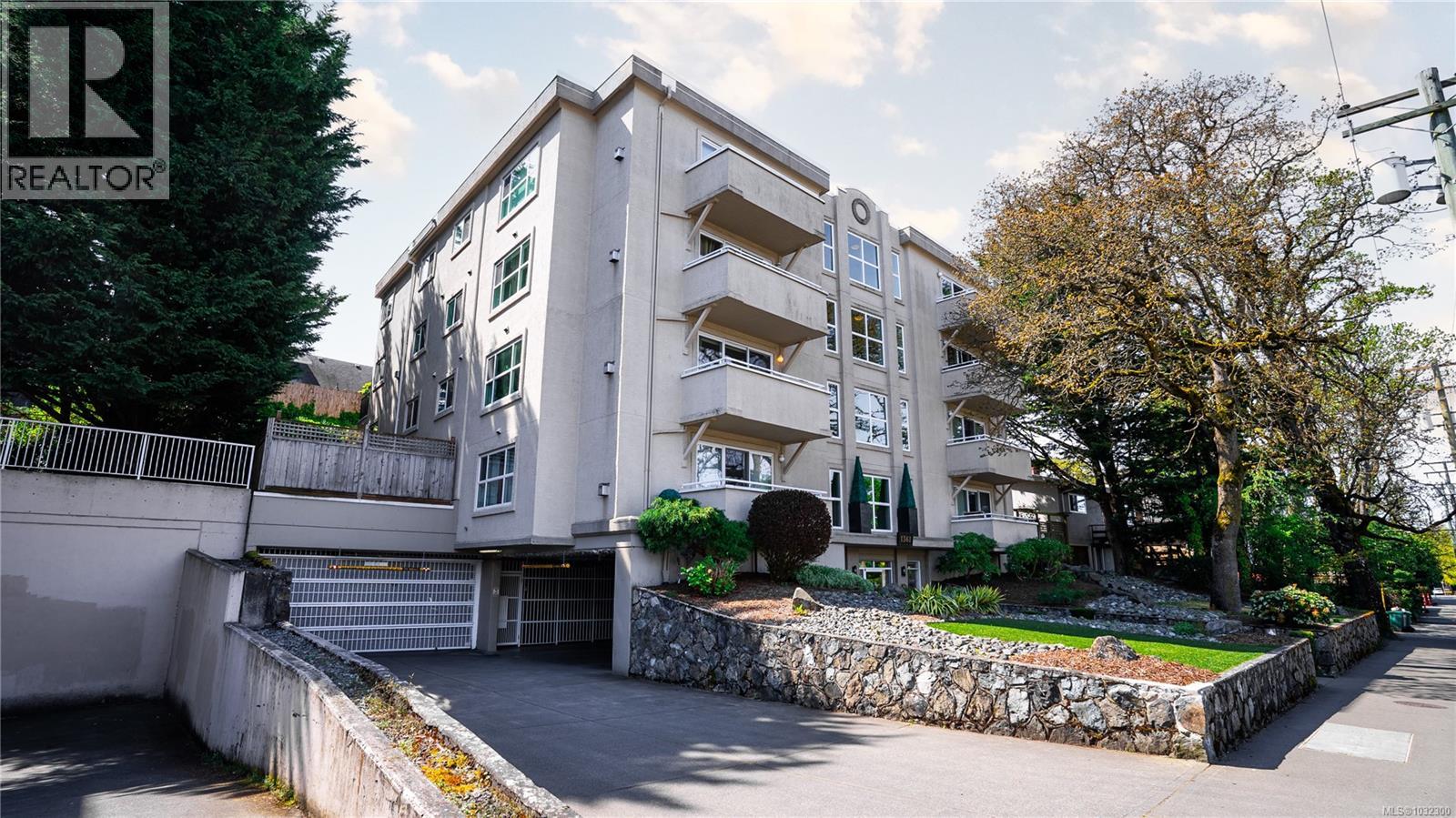 204 1361 Hillside Avenue, Victoria