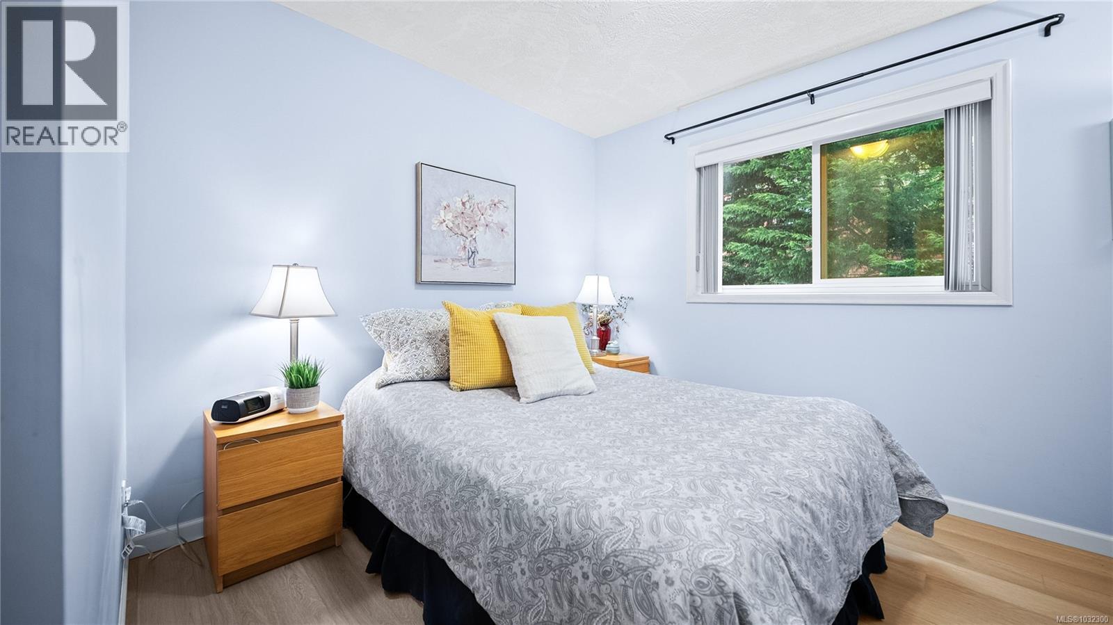 204 1361 Hillside Avenue, Victoria