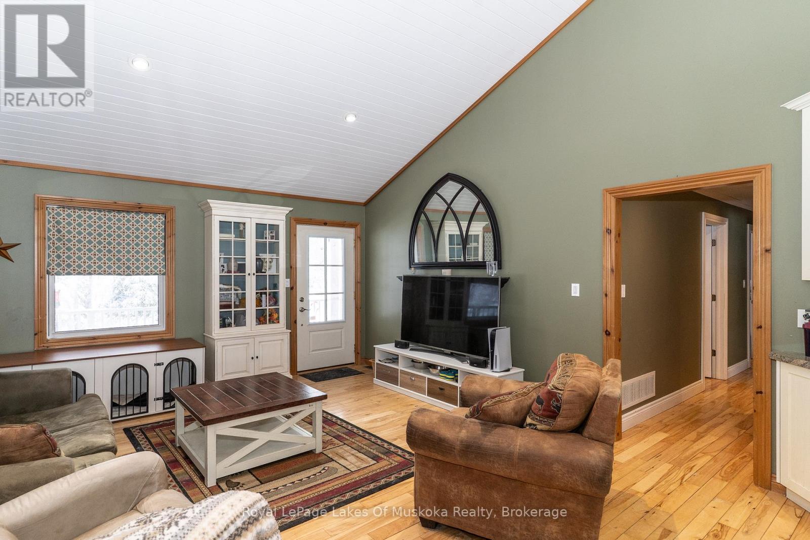 1039 FALKENBURG ROAD - 17