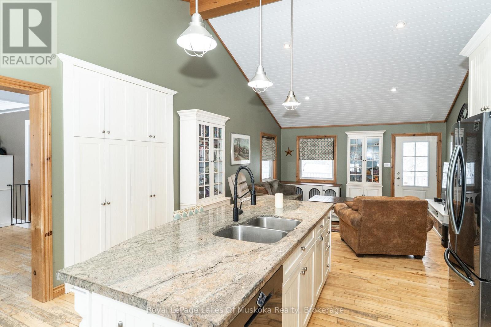 1039 FALKENBURG ROAD - 23
