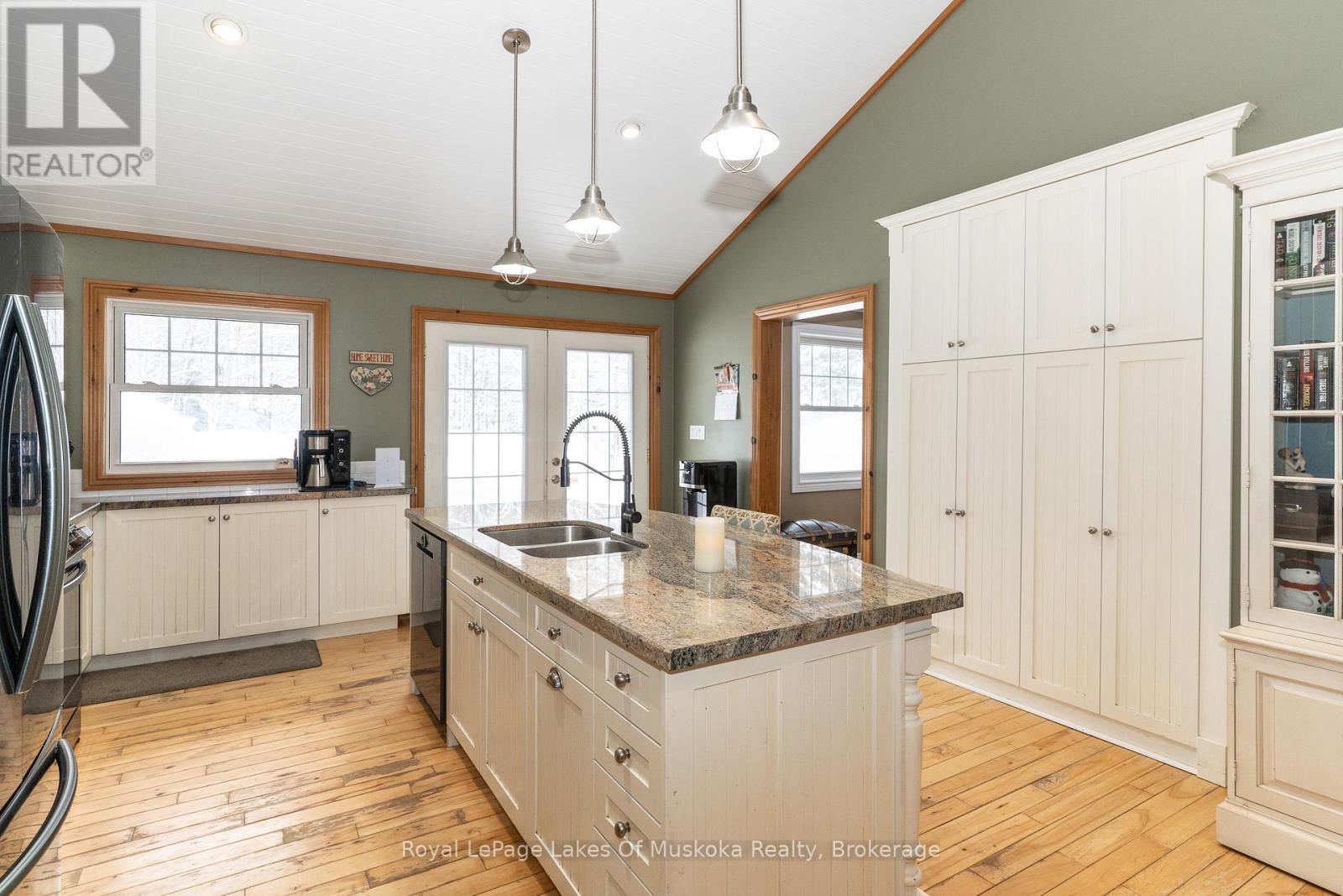 1039 FALKENBURG ROAD - 19