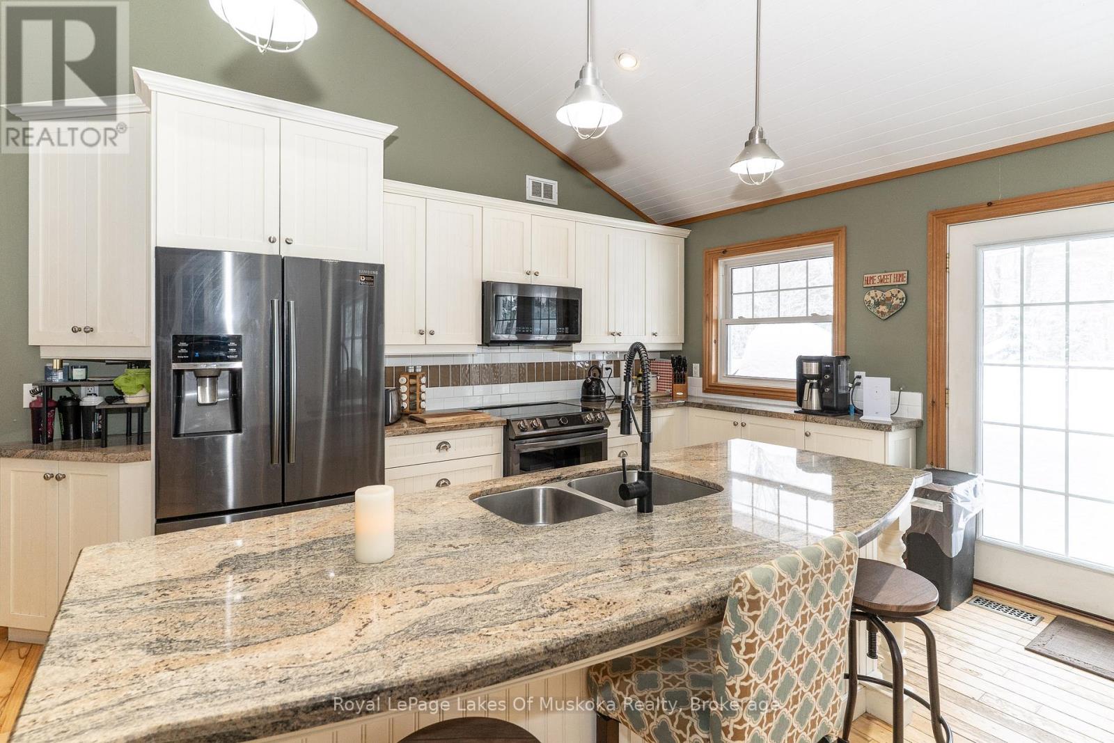 1039 FALKENBURG ROAD - 20