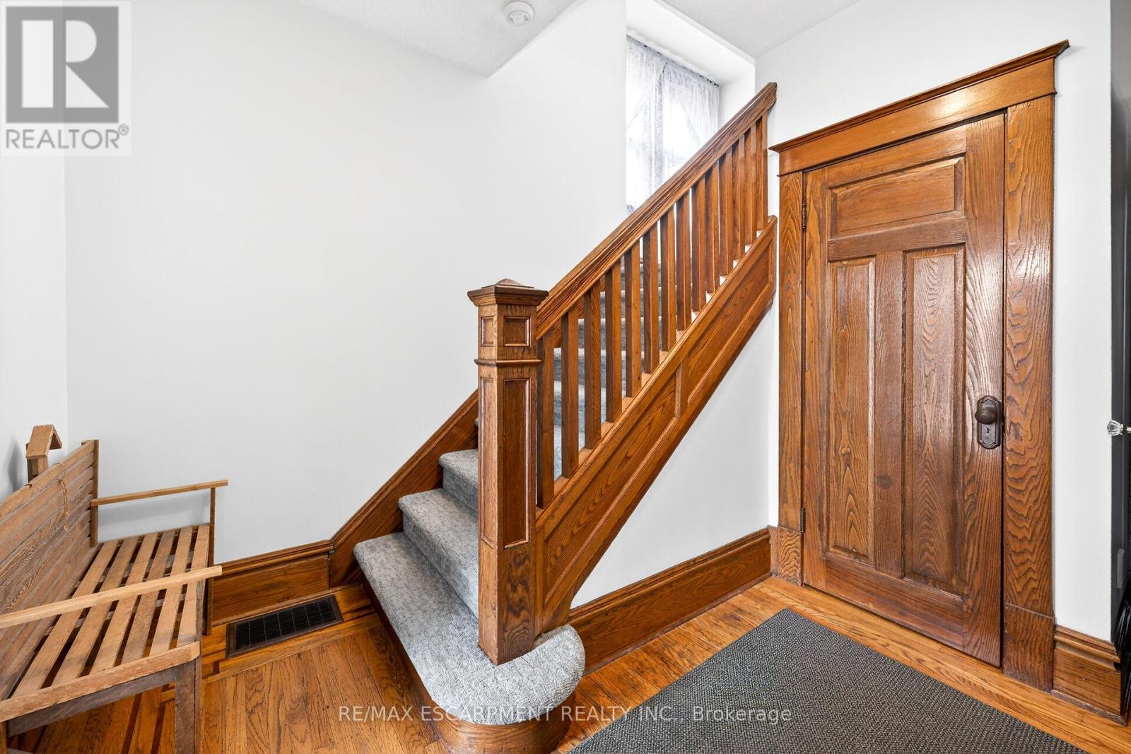 188 PARK ROW S — photo 12