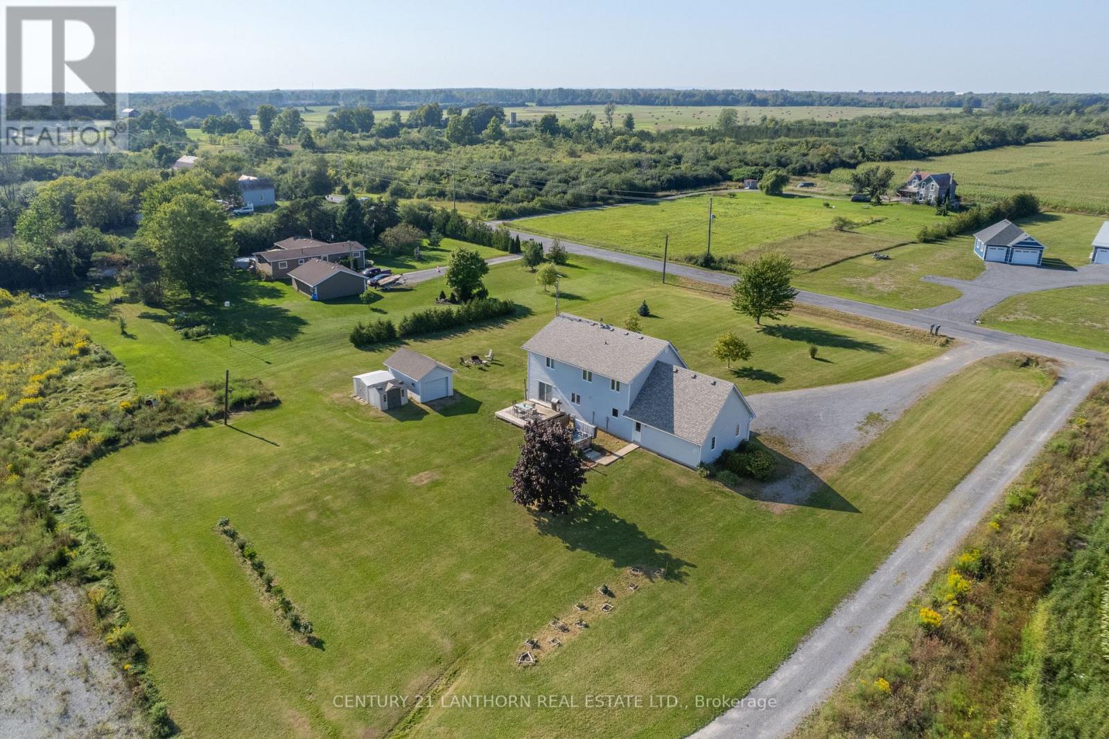 Ample yard space for fun!