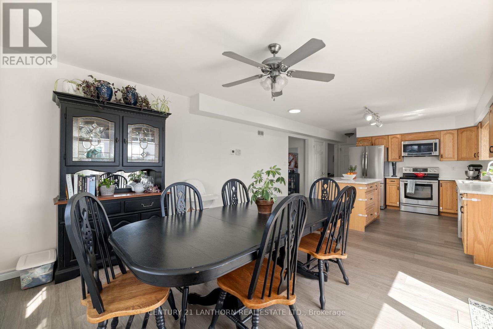 Dining/Kitchen
