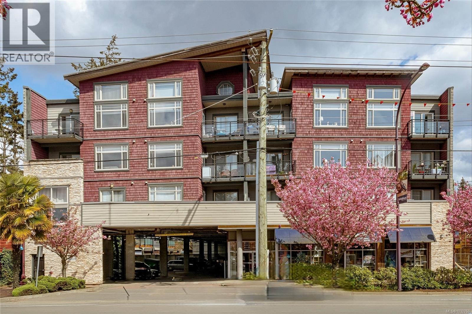 #308 844 Goldstream Ave - 25