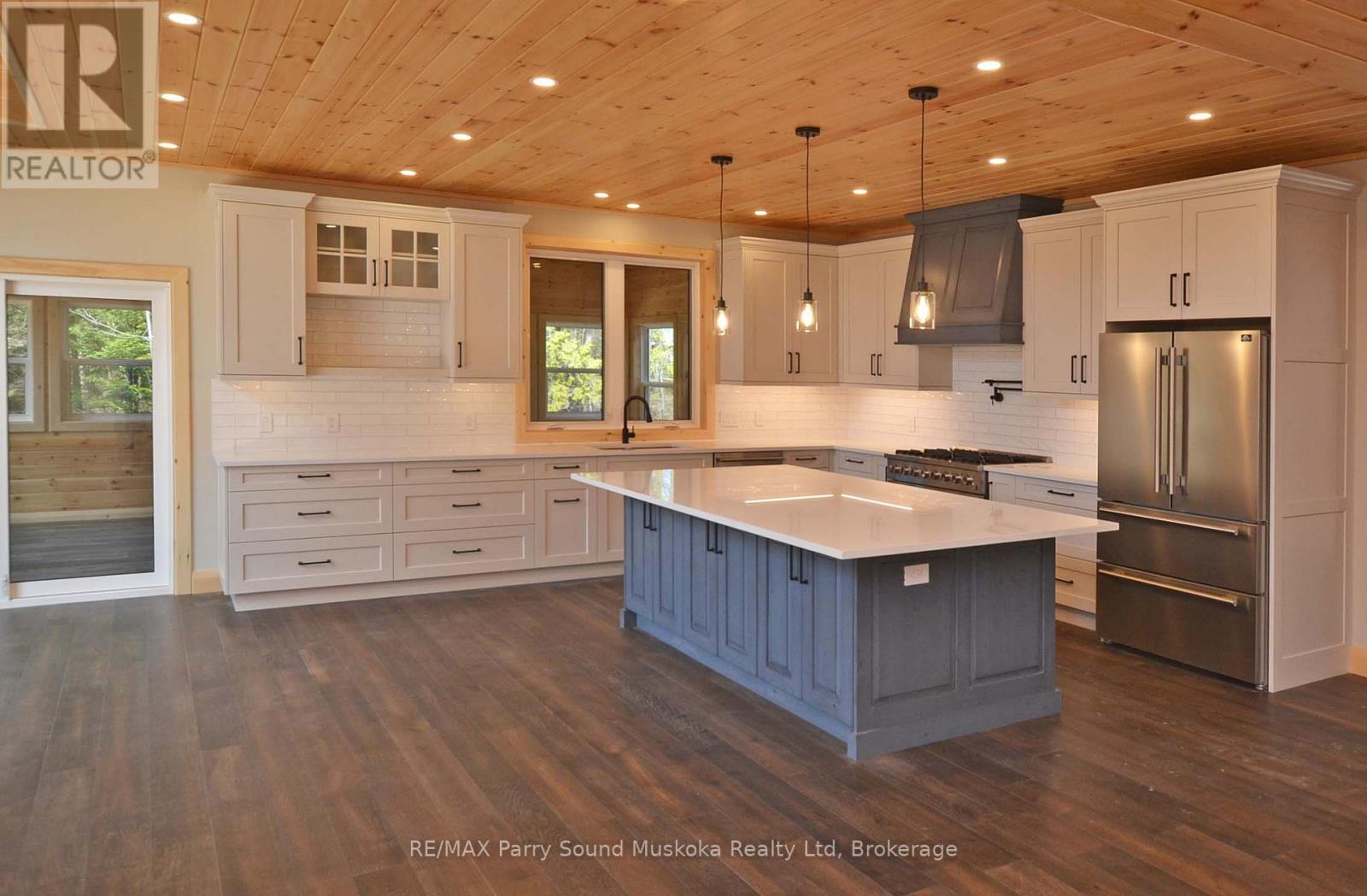 Kitchen with Large Island