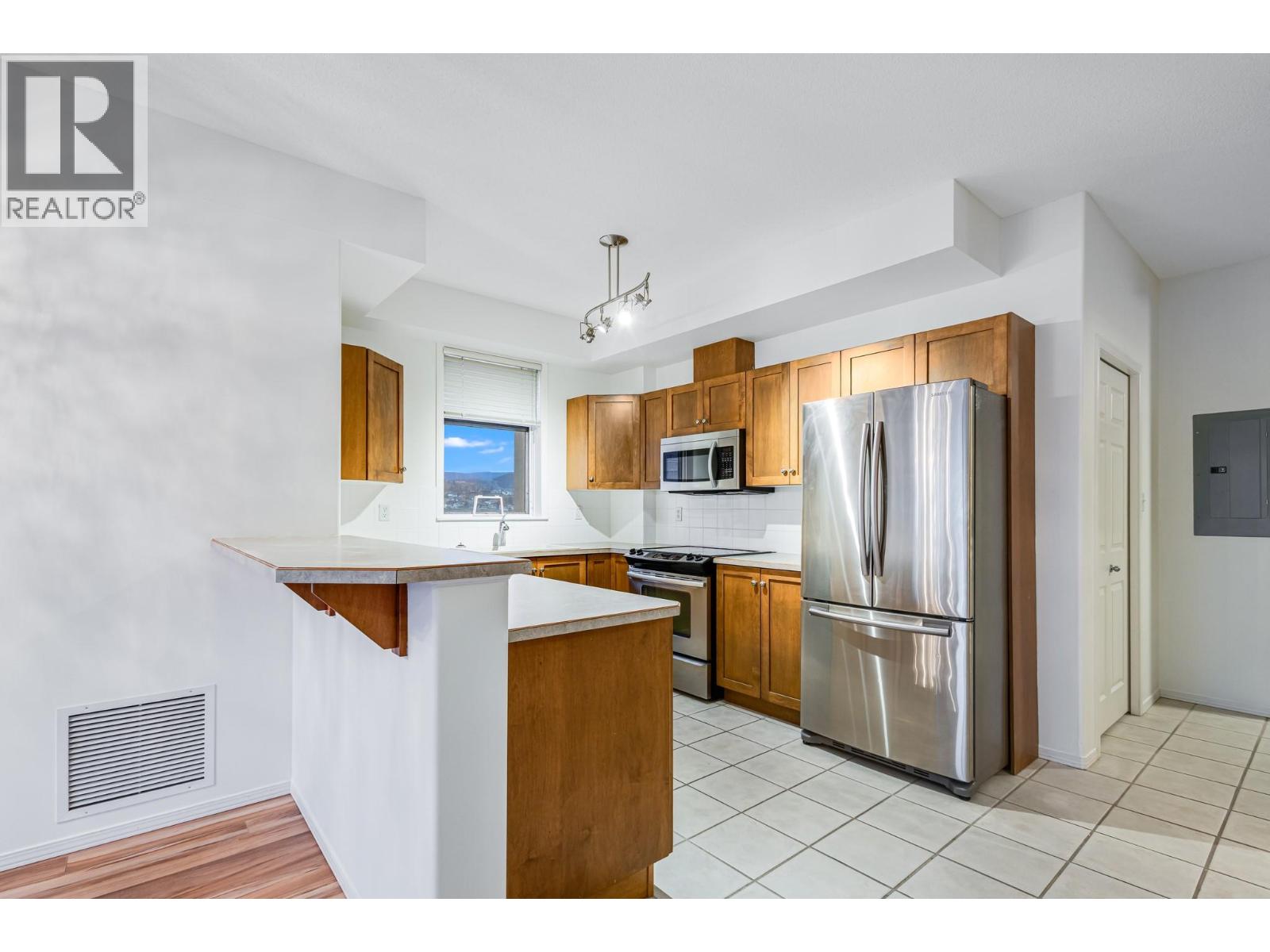 1128 Sunset Drive Unit# 1305, Kelowna