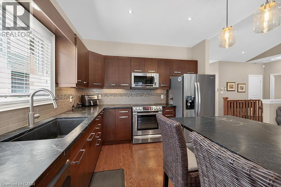 19 LAMPMAN Drive - 13