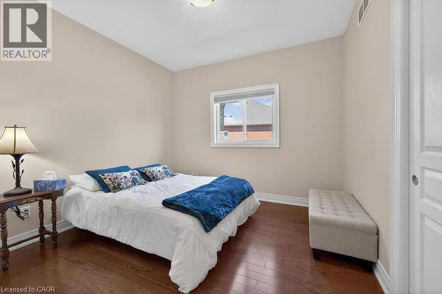19 LAMPMAN Drive - 18