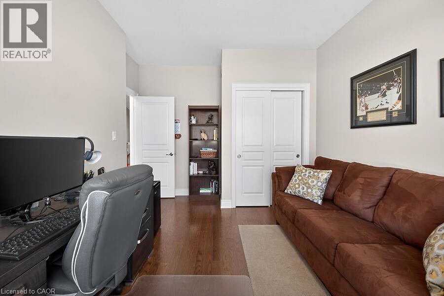 19 LAMPMAN Drive - 20