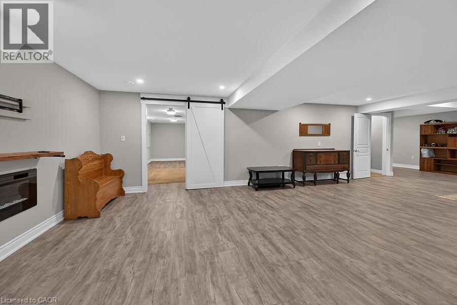 19 LAMPMAN Drive — photo 25