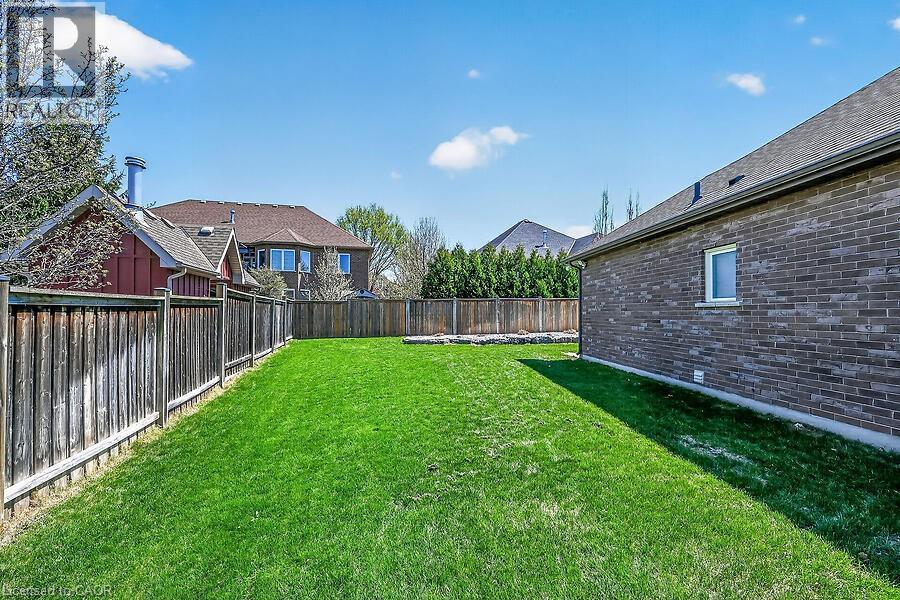 19 LAMPMAN Drive — photo 35