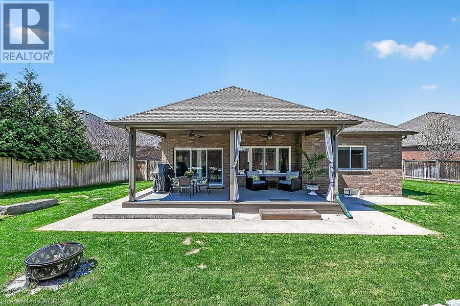 19 LAMPMAN Drive — photo 38