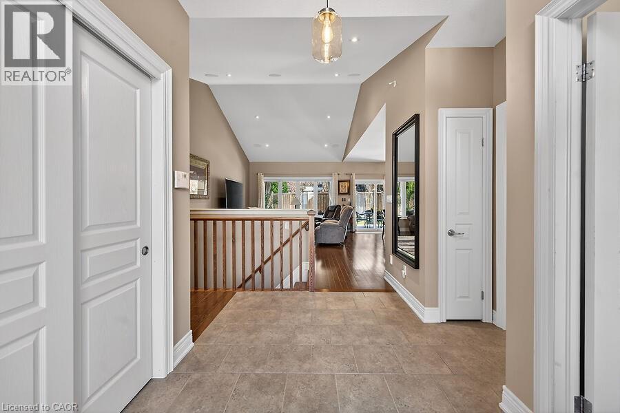 19 LAMPMAN Drive - 5