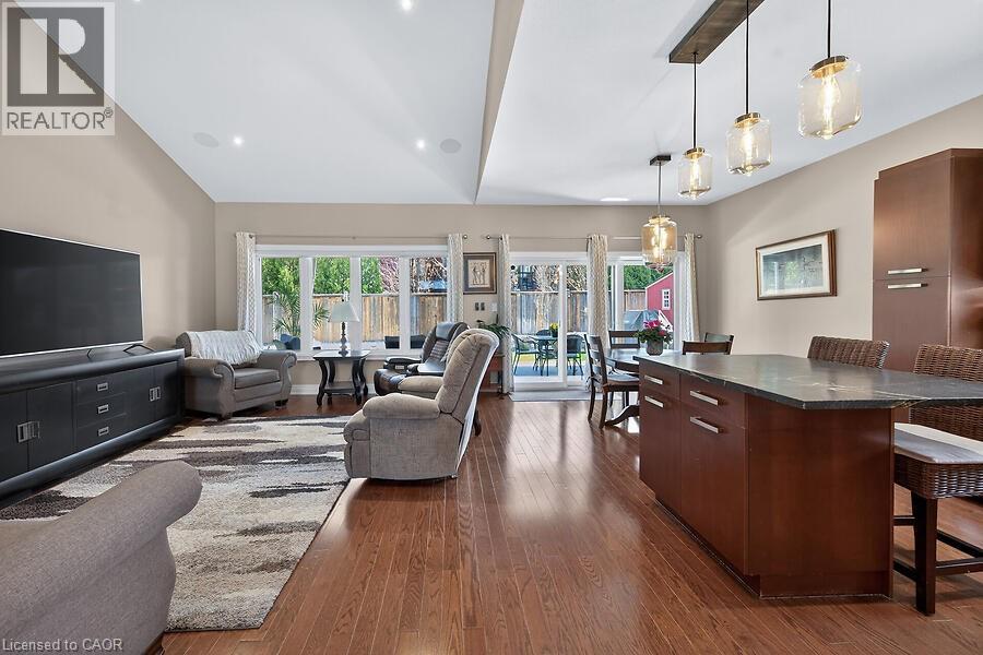 19 LAMPMAN Drive - 8