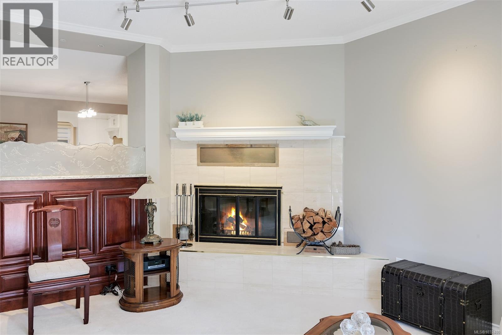 104 2345 Cedar Hill Cross Road, Oak Bay