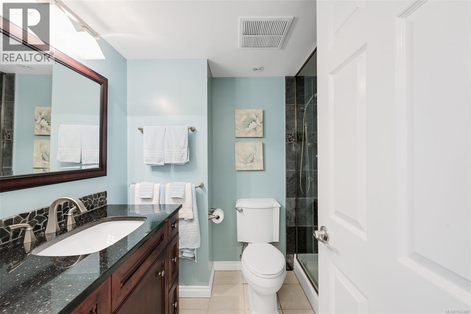 104 2345 Cedar Hill Cross Road, Oak Bay