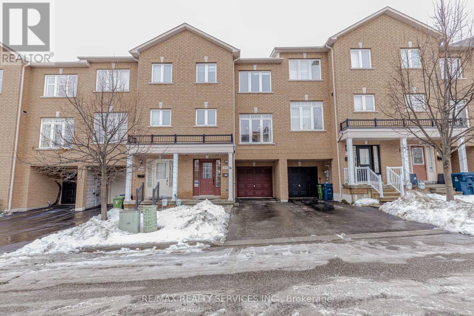 47 CURRAN HALL CRESCENT - 1