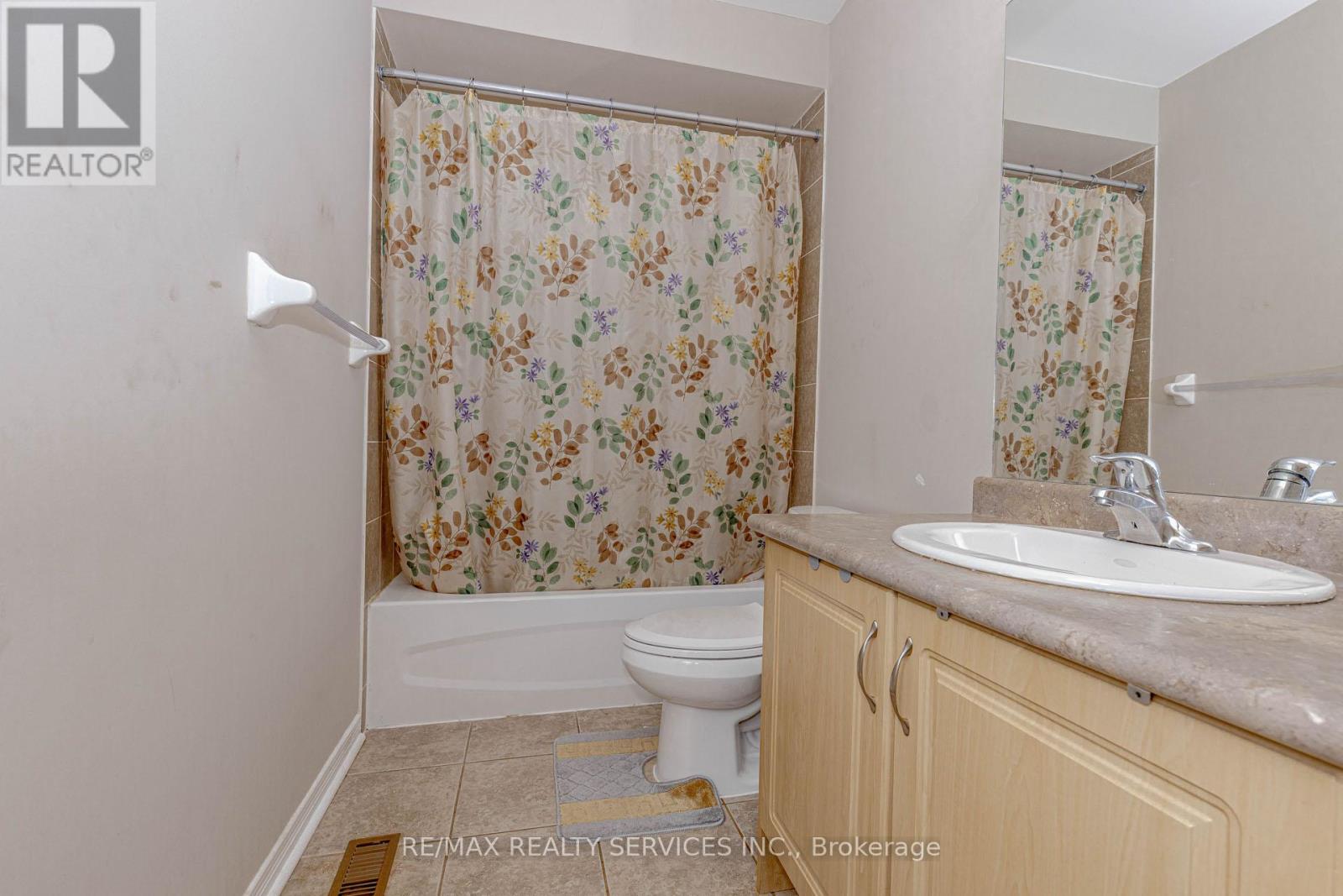 47 CURRAN HALL CRESCENT - 18