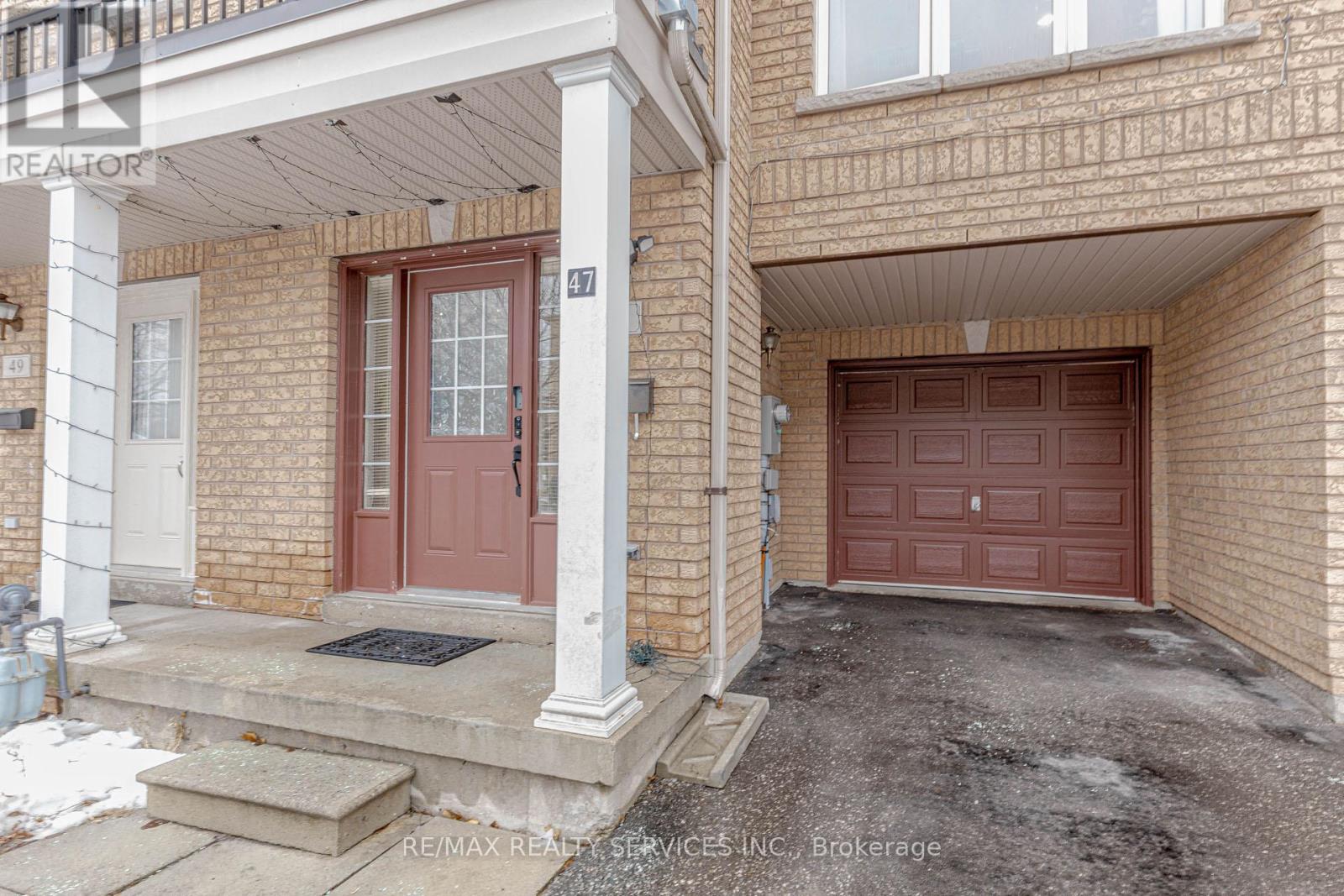 47 CURRAN HALL CRESCENT - 2