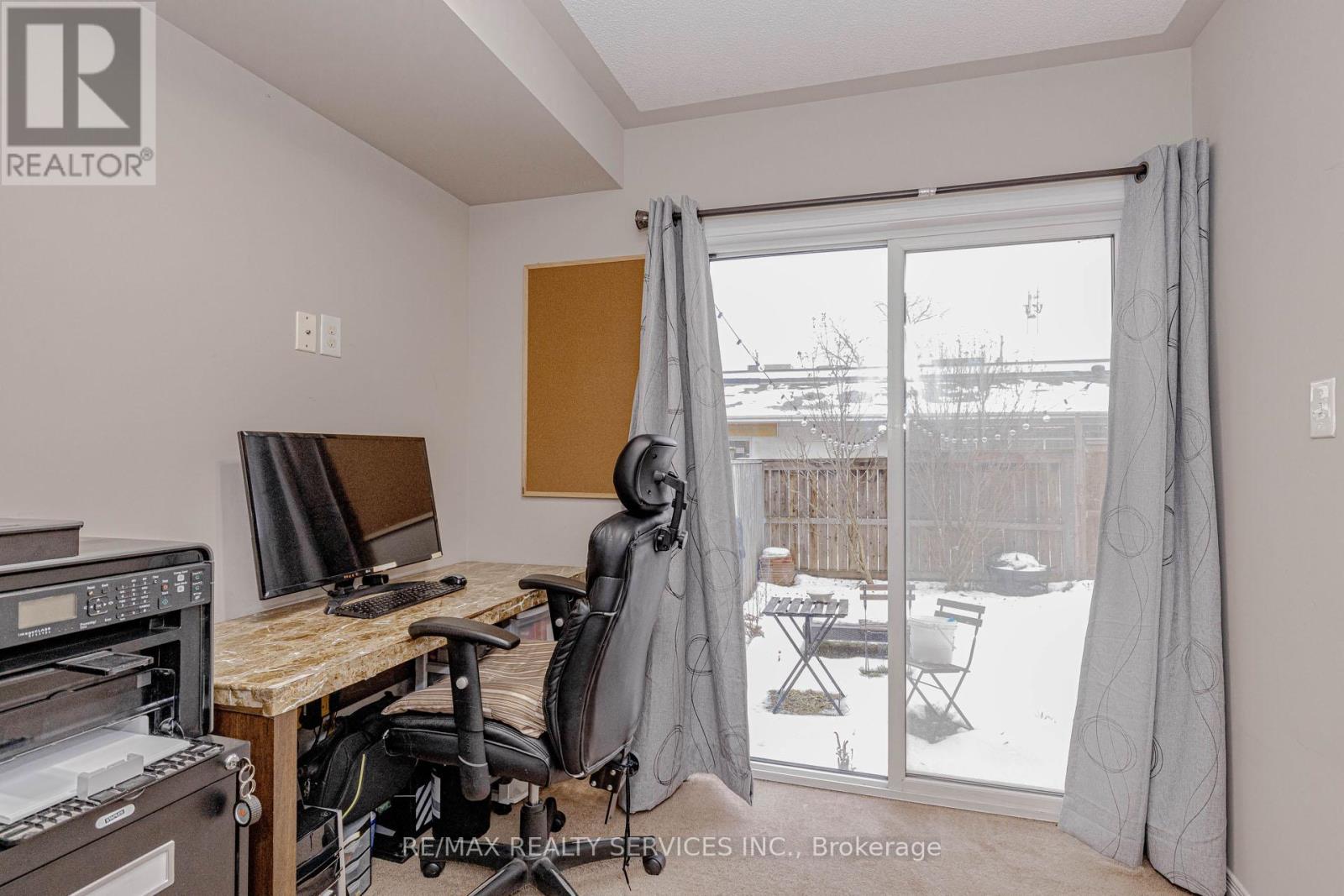 47 CURRAN HALL CRESCENT - 5