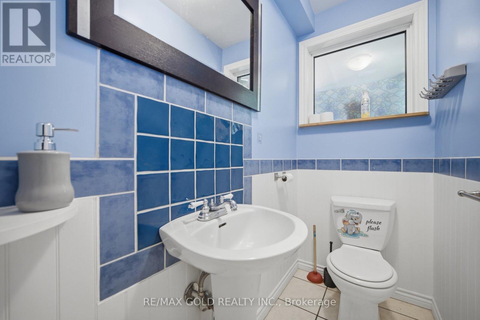 784 DOUGLAS STREET — photo 14