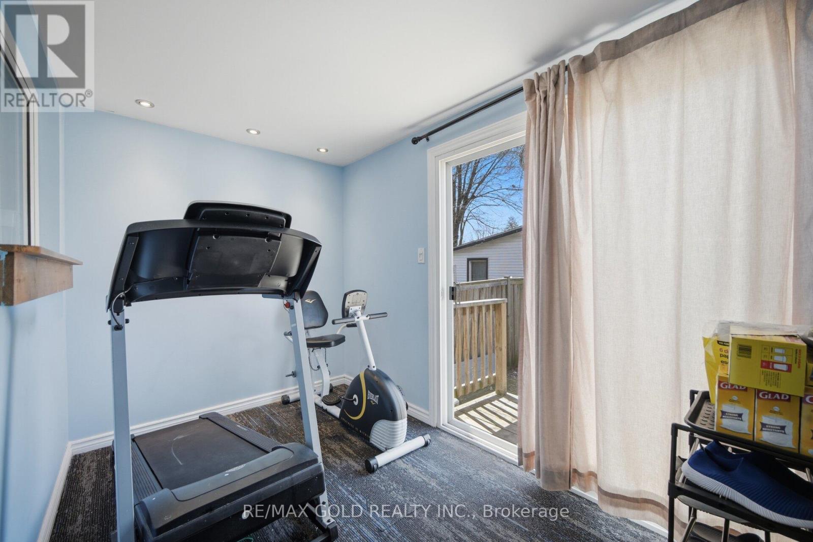 784 DOUGLAS STREET — photo 15