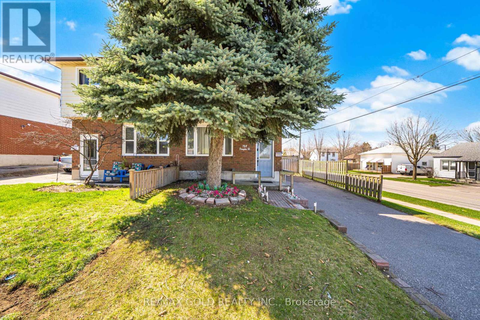 784 DOUGLAS STREET - 2
