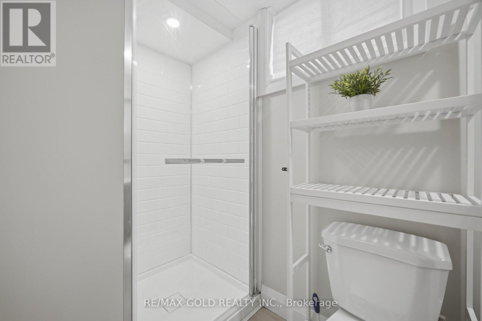 784 DOUGLAS STREET — photo 37