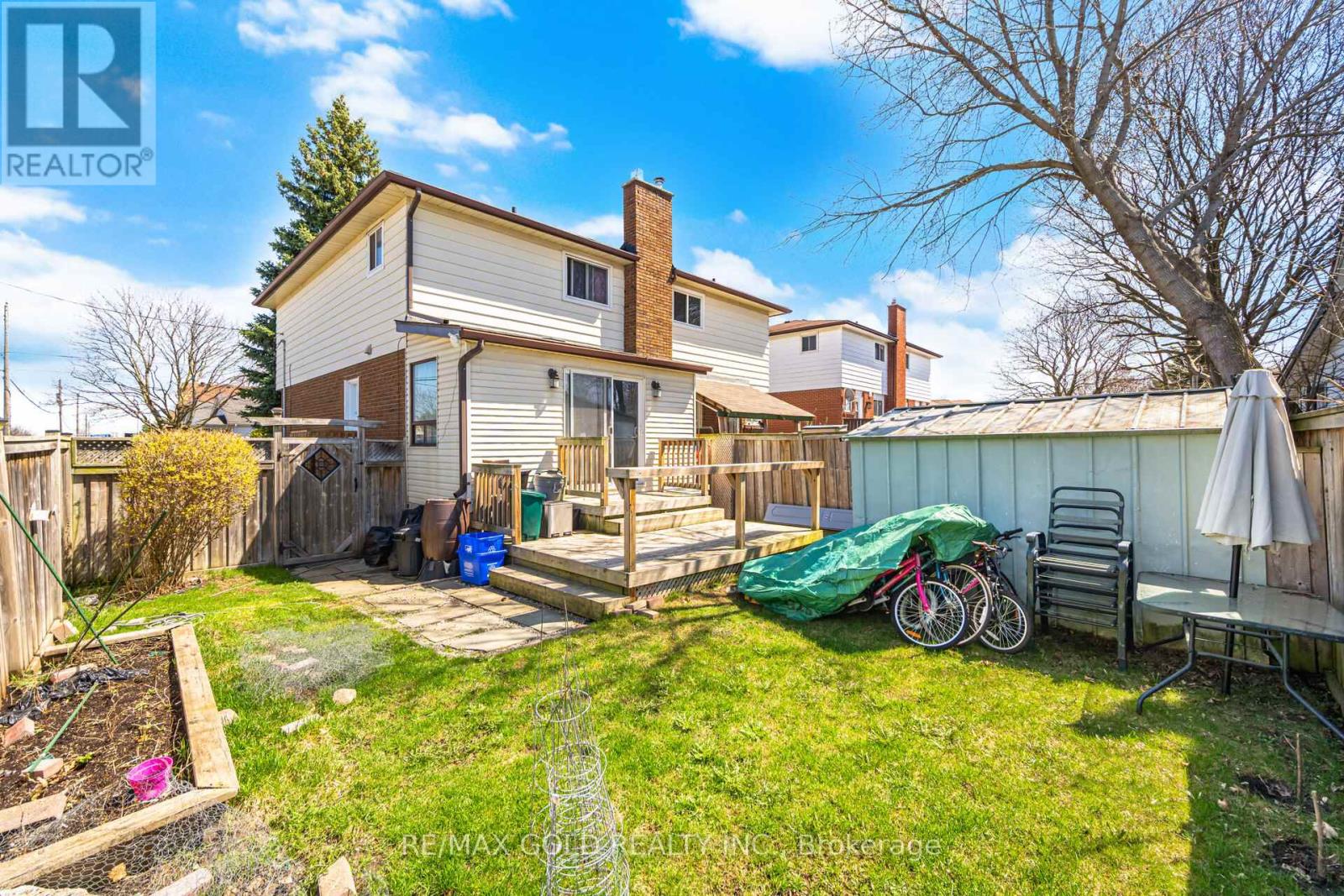784 DOUGLAS STREET — photo 42