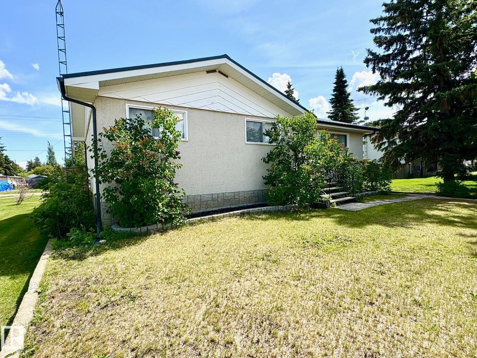 5025 54 ST - 19