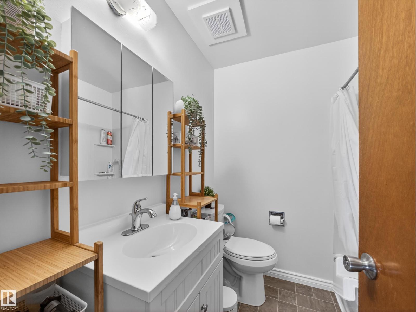 7214 78 AV NW - 29