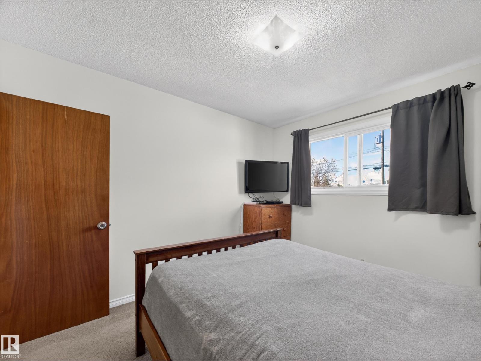 7214 78 AV NW - 31