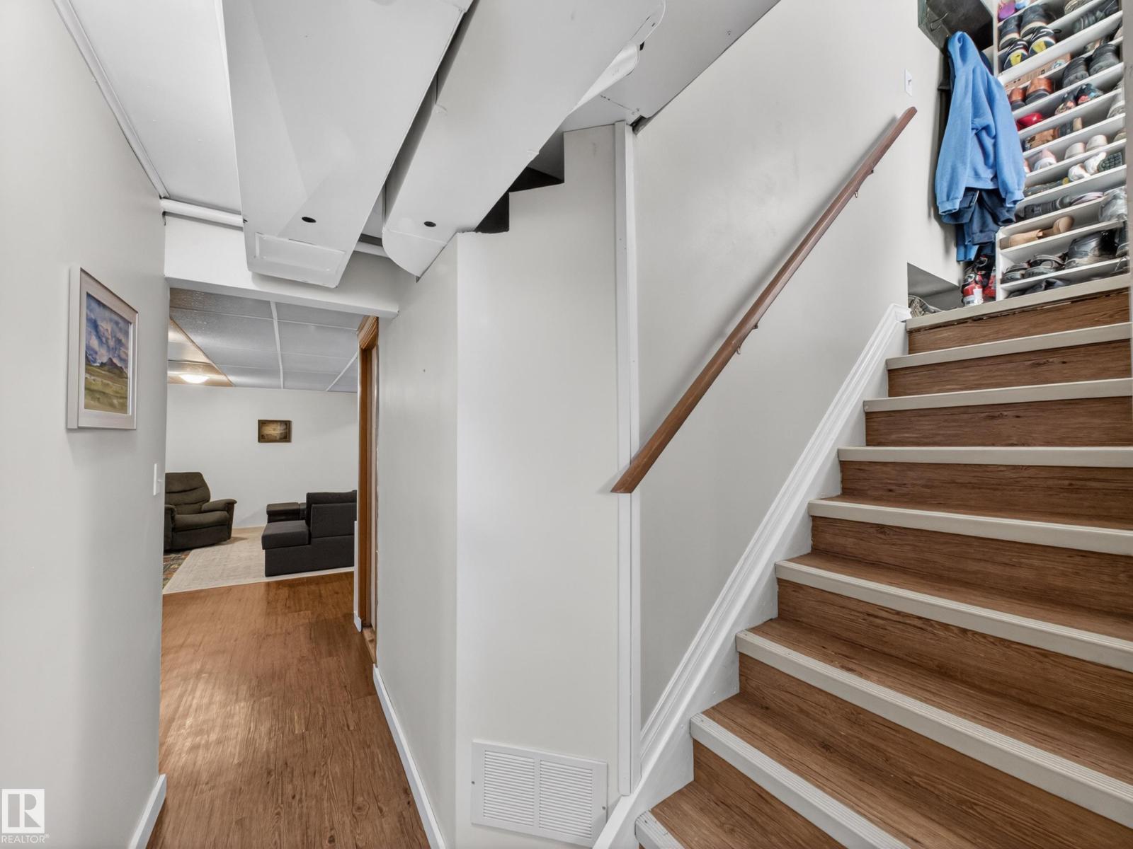 7214 78 AV NW - 36