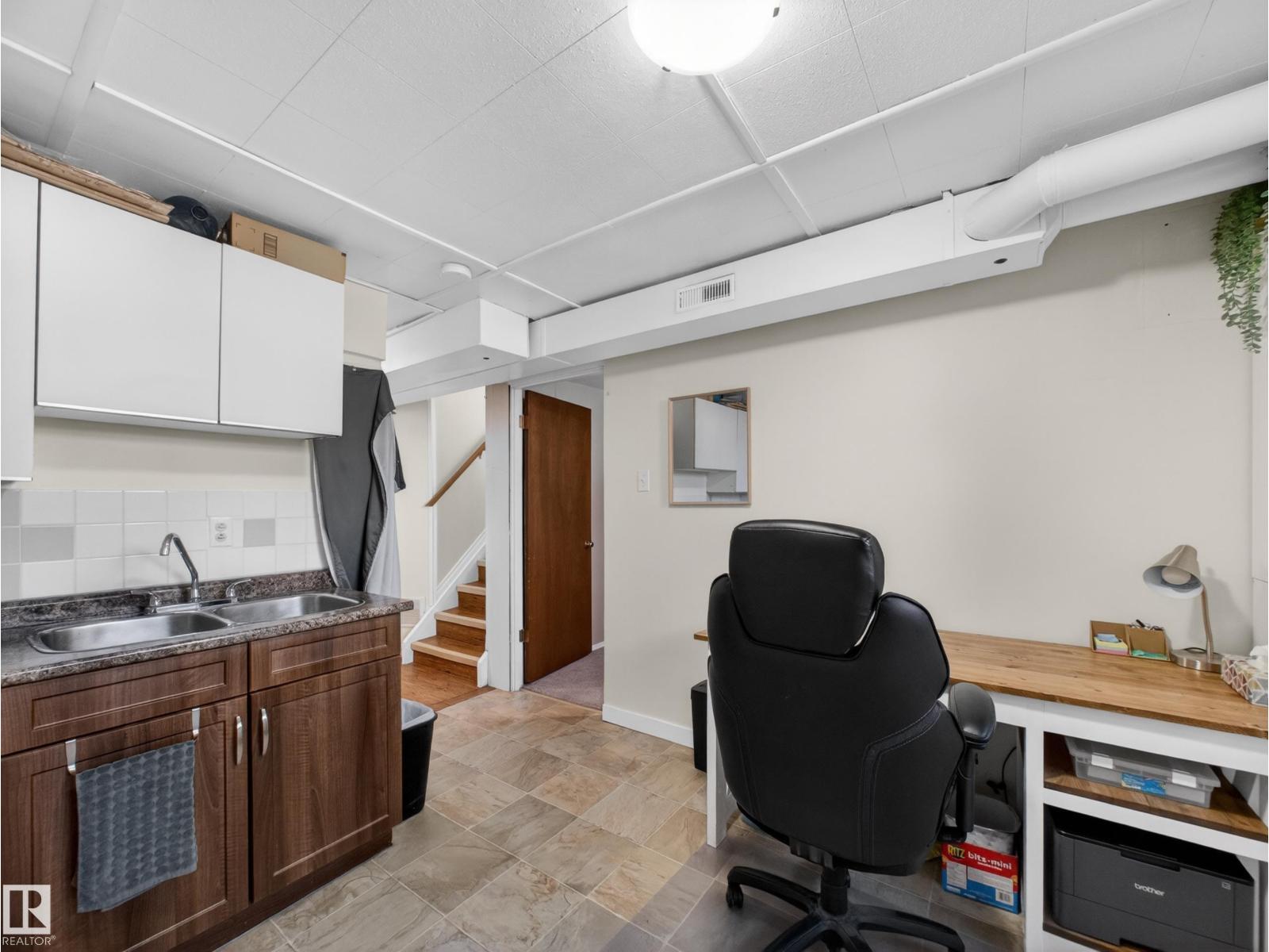 7214 78 AV NW - 43