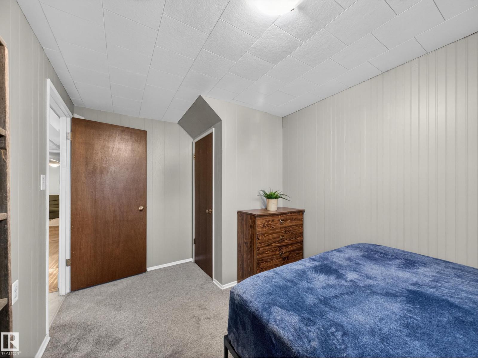 7214 78 AV NW - 45
