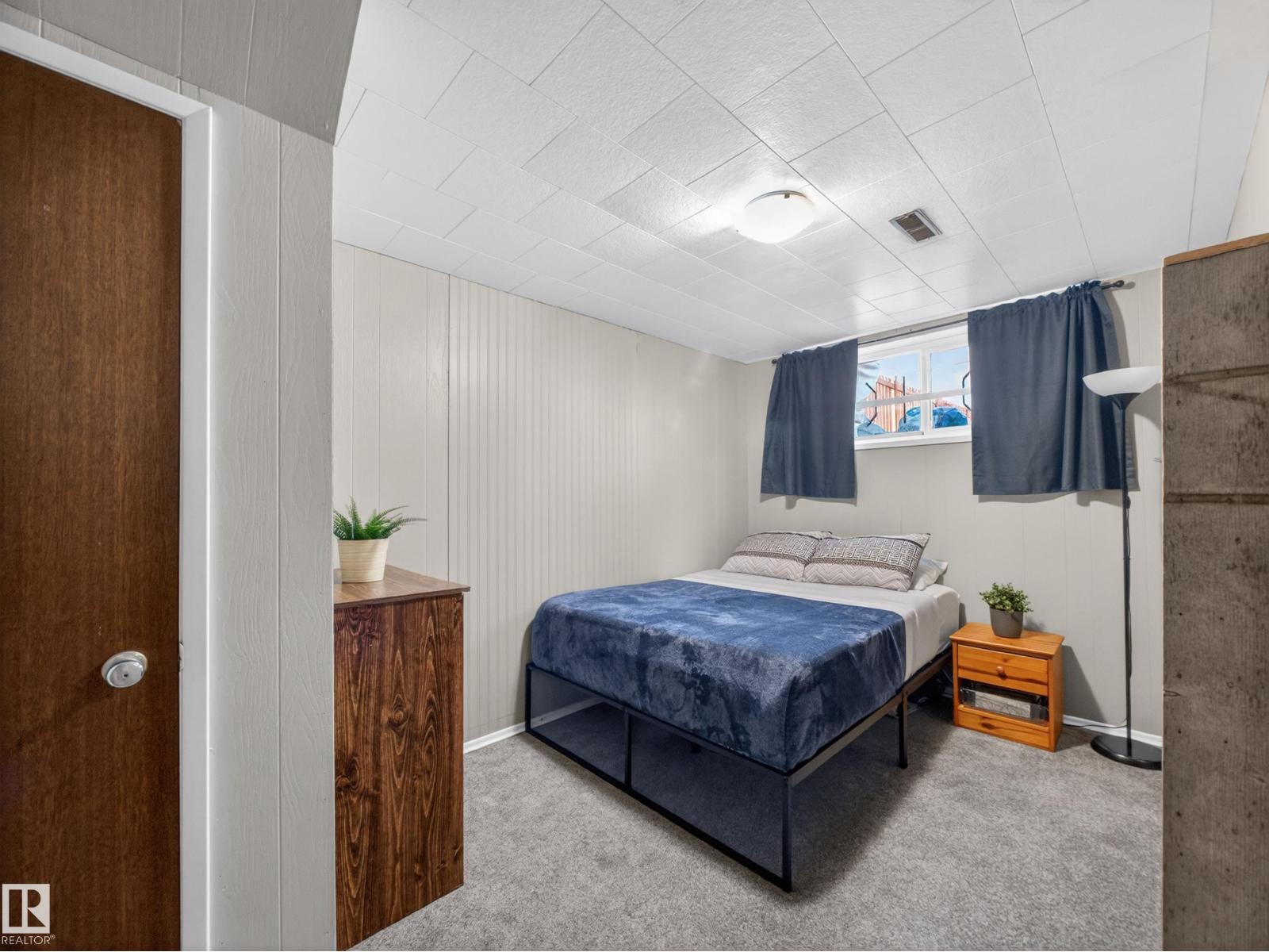 7214 78 AV NW - 47