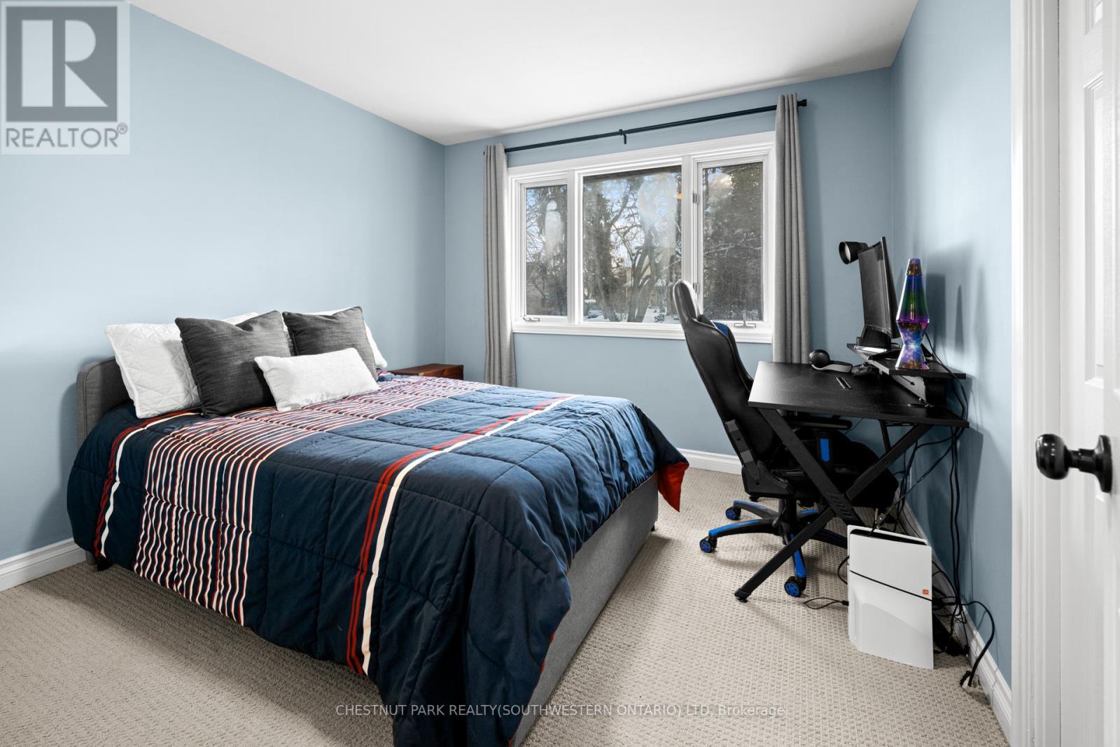 75 LYON AVENUE - 27