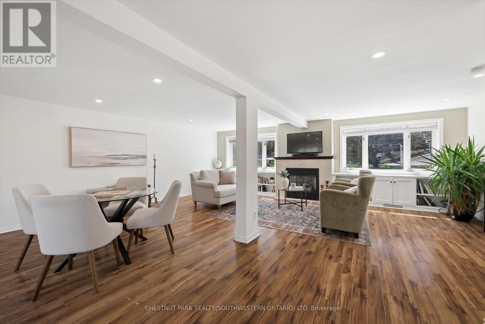 75 LYON AVENUE - 32
