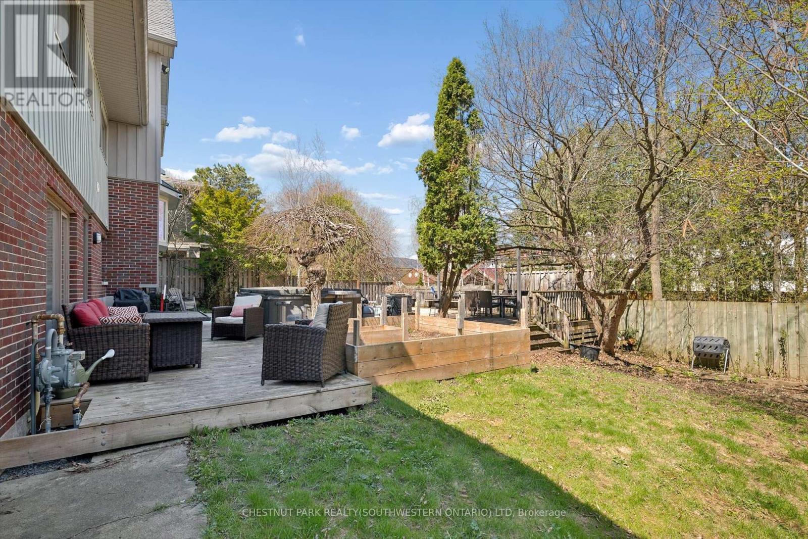 75 LYON AVENUE - 37