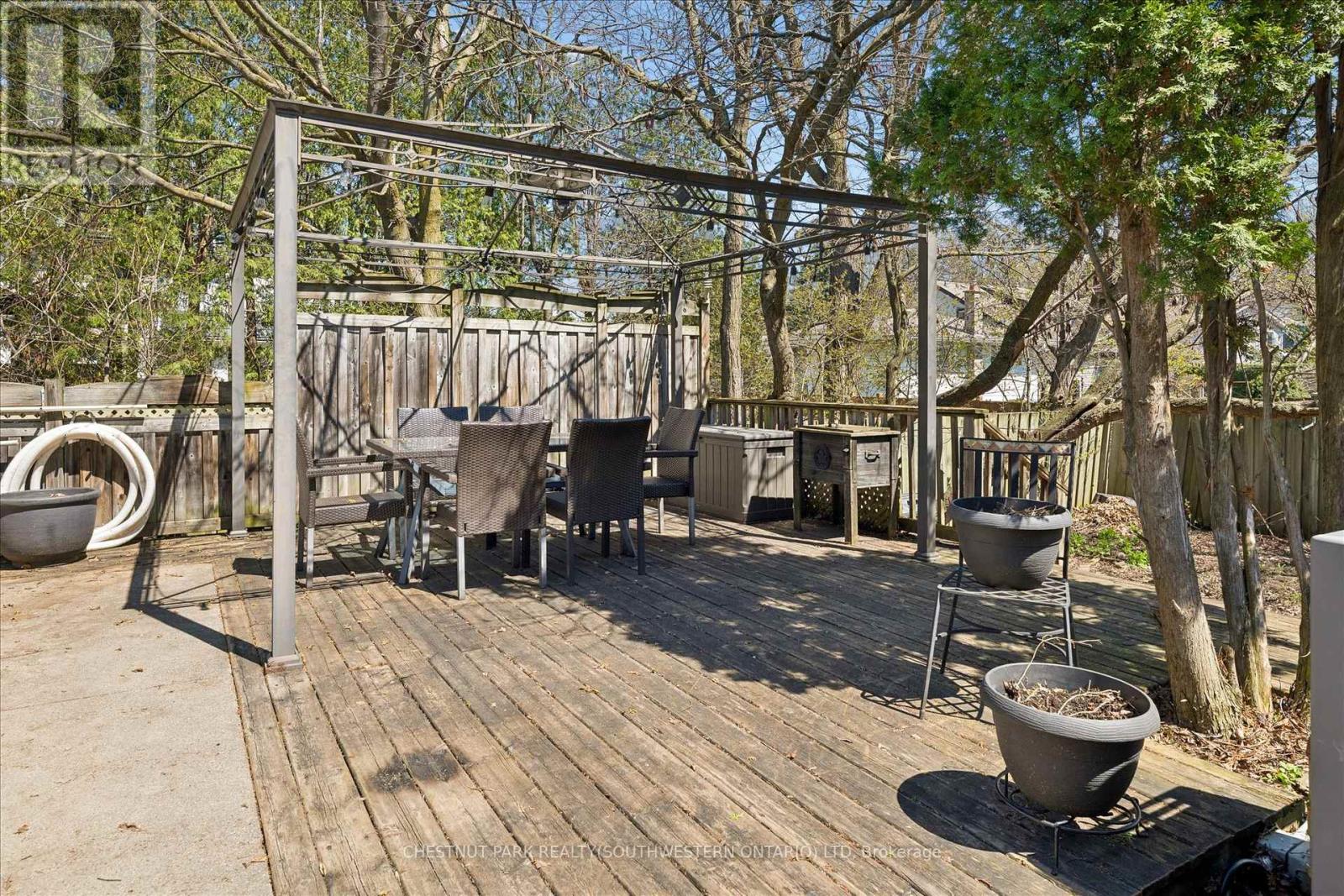 75 LYON AVENUE - 39