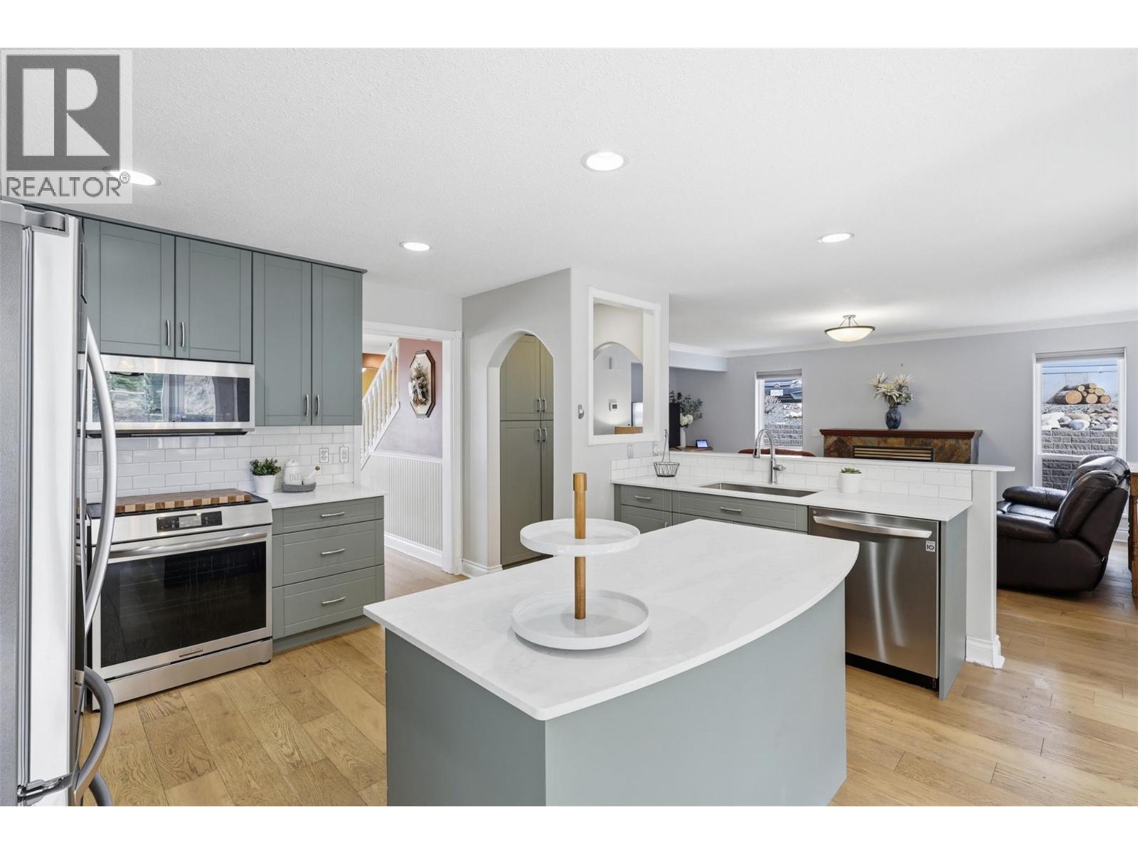 4948 Woodland Court - 8